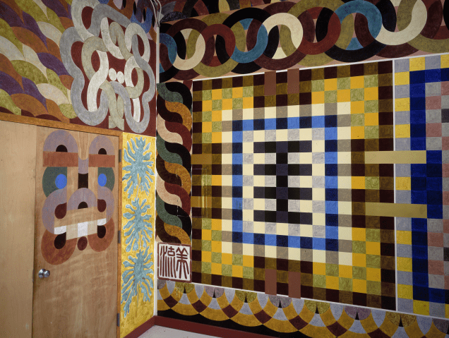 'Dog Mask' in situ. 1991 Wash. D.C.